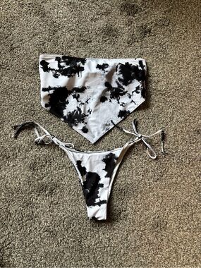 SHEIN Black and White Tie-Dye Triangle Bikini Set